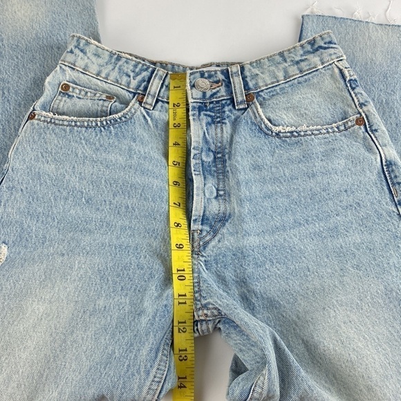 Light wash ripped mid rise button fly boyfriend raw hem denim jeans size 4 - Picture 6 of 11